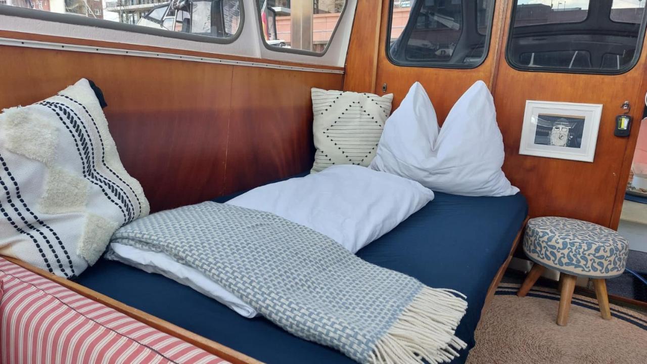 Suesses Motorboot - Bremen Ueberseestadt Extérieur photo