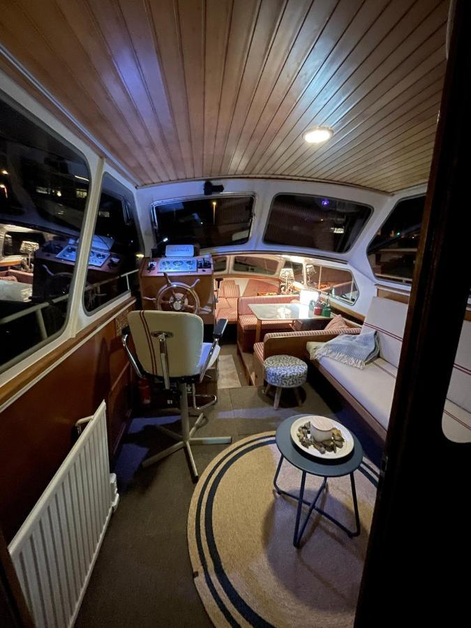 Suesses Motorboot - Bremen Ueberseestadt Extérieur photo