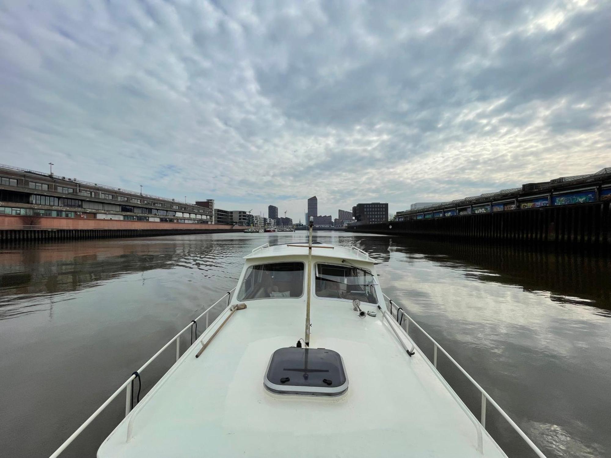 Suesses Motorboot - Bremen Ueberseestadt Extérieur photo